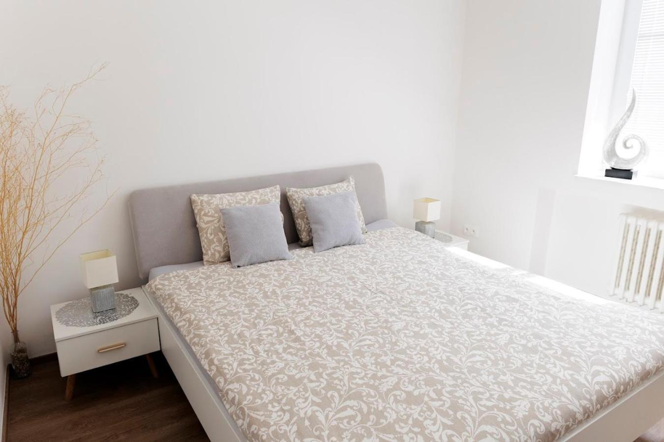 Diamond Residence In Old Town With Free Parking Bratislava Exterior foto